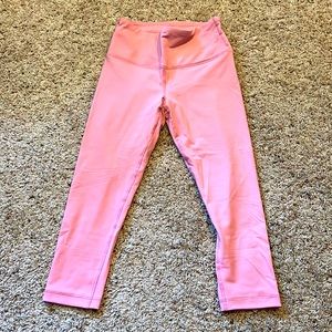 90 Degrees Size Medium pink cropped leggings